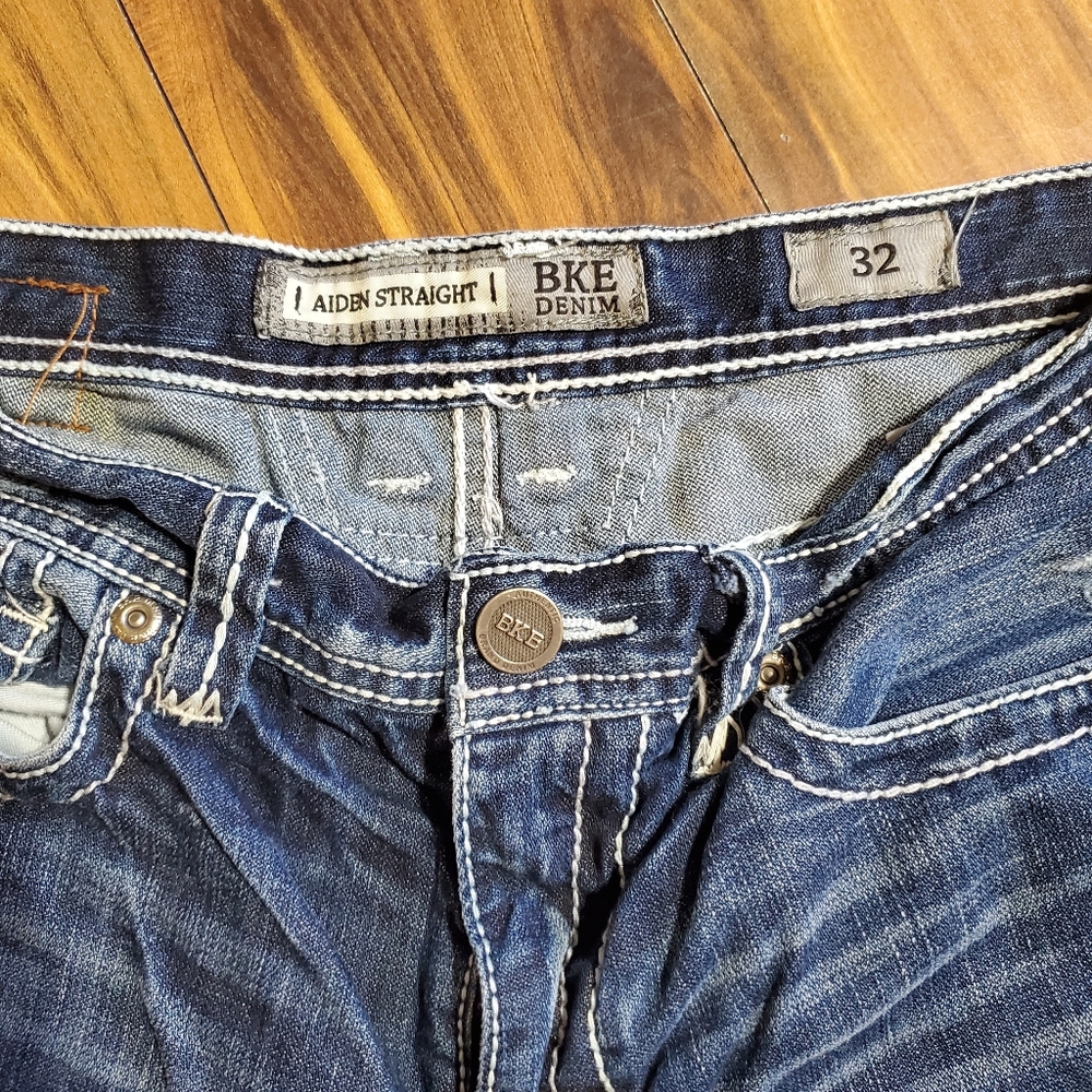 Capris - Picture 2 of 3